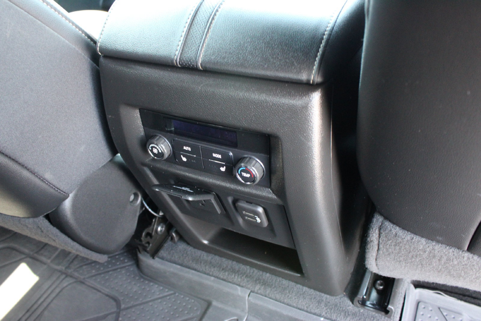 Used 2023 Chevrolet Traverse Premier w/ Redline Edition FWD image 27