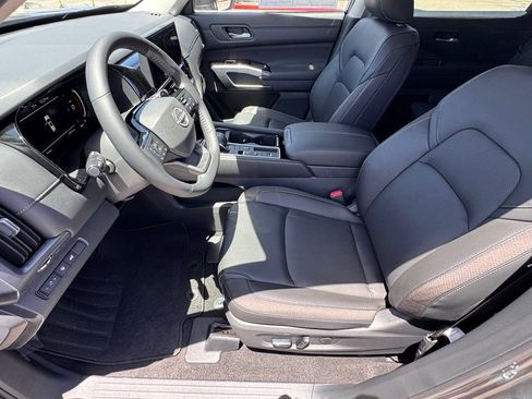 New 2026 Nissan Pathfinder SL FWD image 11