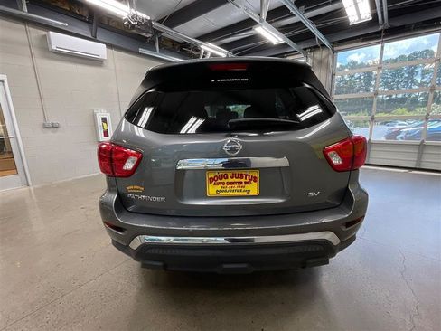 Used 2020 Nissan Pathfinder SV FWD image 4