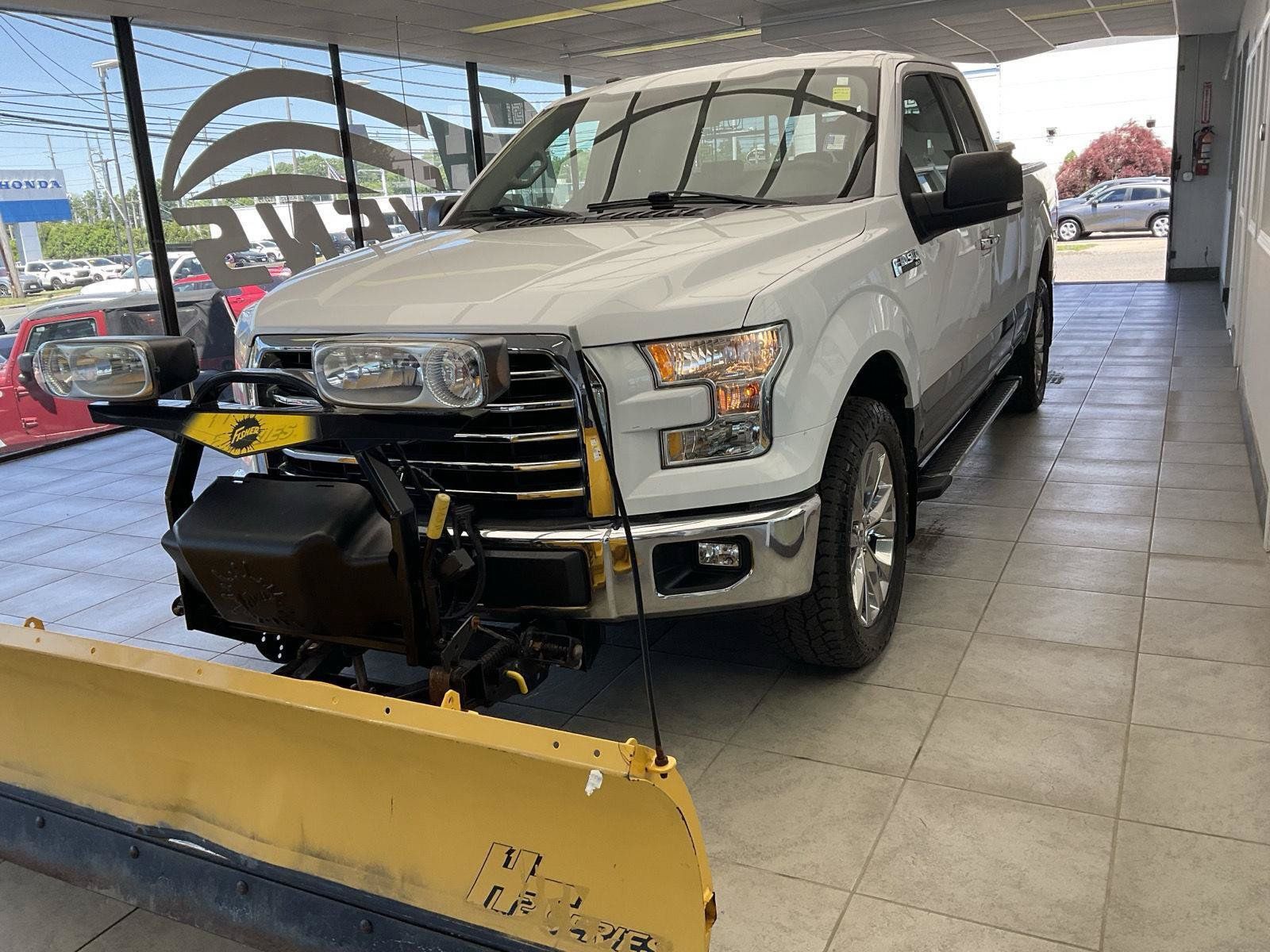 Used 2017 Ford F150 XLT w/ Equipment Group 302A Luxury AWD/4WD image 3