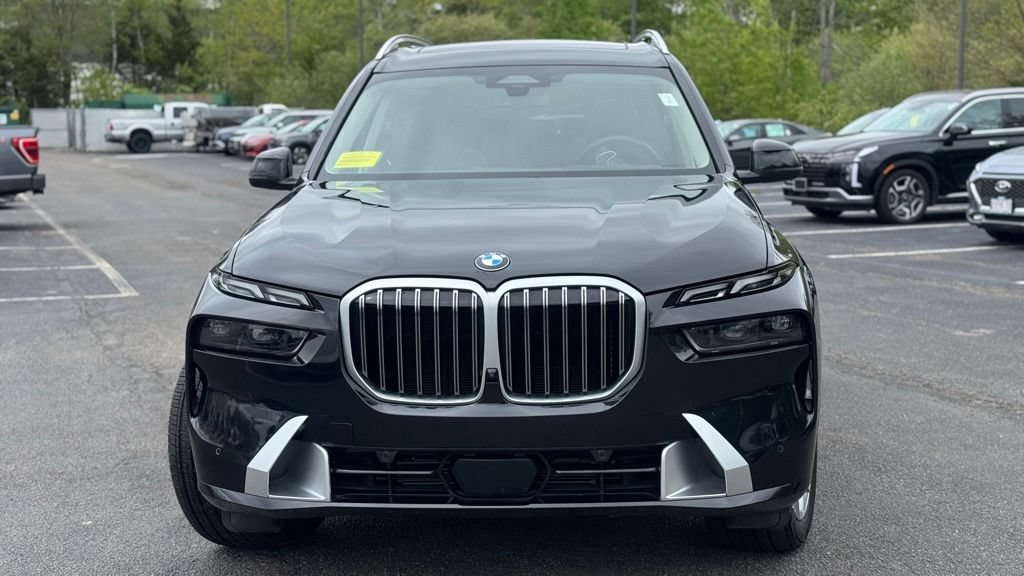 Used 2025 BMW X7 xDrive40i w/ Premium Package AWD/4WD image 2