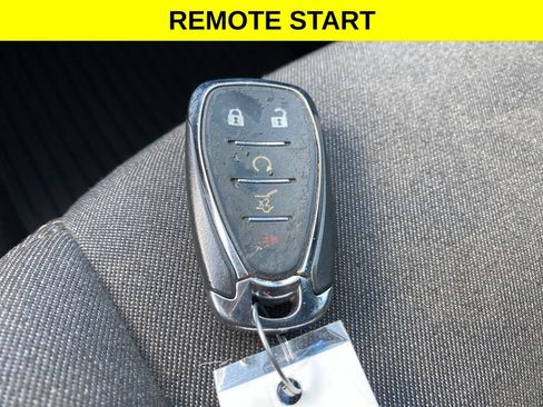 Used 2018 Chevrolet Equinox LT w/ Sun & Infotainment Package FWD image 17