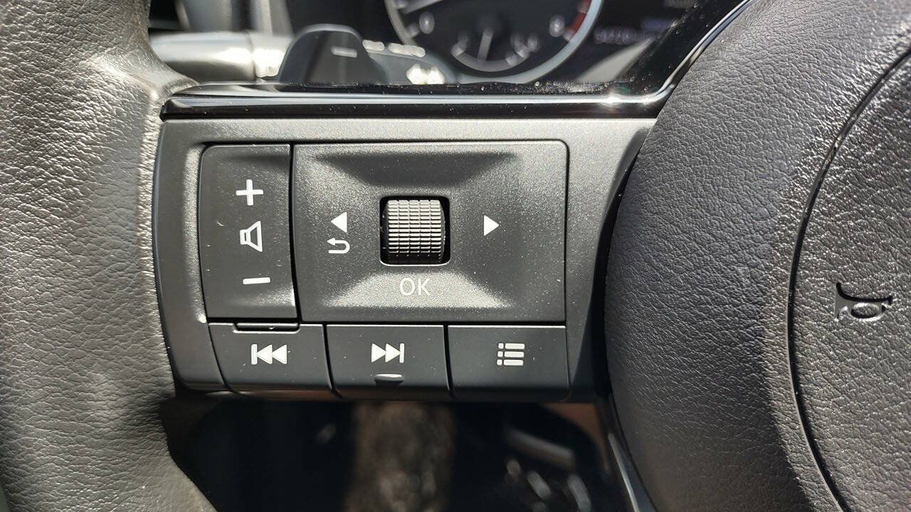 Used 2021 Nissan Rogue SV FWD image 16