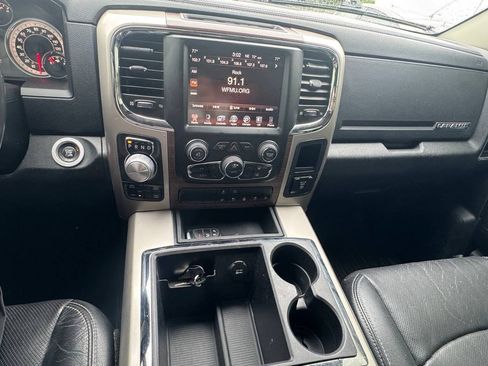 Used 2015 RAM 1500 Laramie w/ Convenience Group AWD/4WD image 9