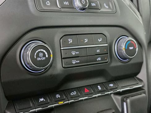 Used 2022 Chevrolet Silverado 1500 Custom RWD image 17