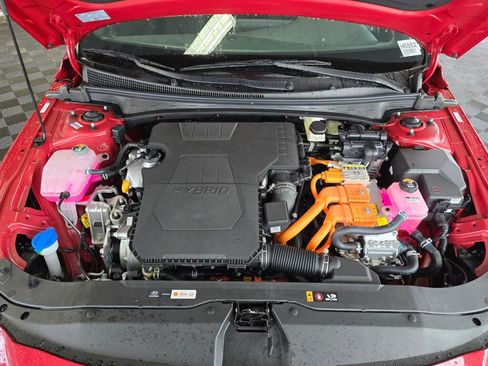 New 2025 Hyundai Elantra SEL image 11