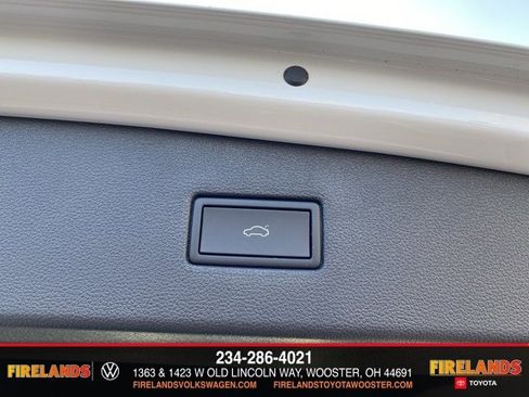 New 2024 Volkswagen Tiguan SE image 78