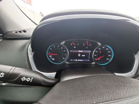 Used 2021 Chevrolet Traverse LT FWD image 11