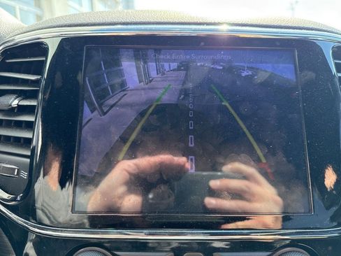 Used 2019 Jeep Grand Cherokee Altitude image 19