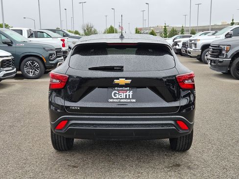 Used 2024 Chevrolet Trax LS FWD image 4