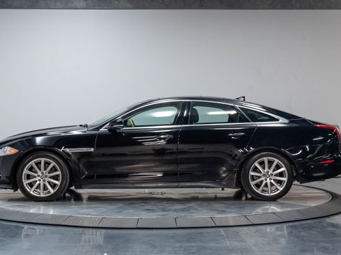 Used 2013 Jaguar XJ AWD image 15