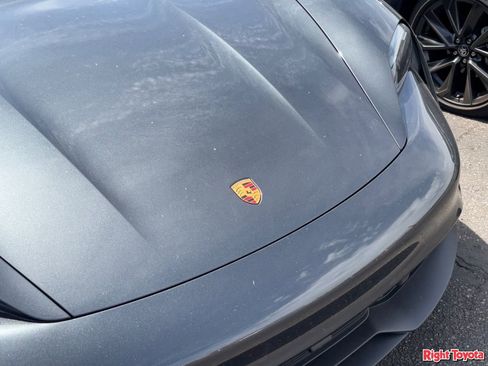 Used 2021 Porsche Taycan image 7