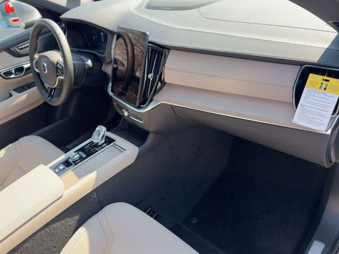 New 2026 Volvo XC90 B6 Plus w/ Protection Package Premier image 31