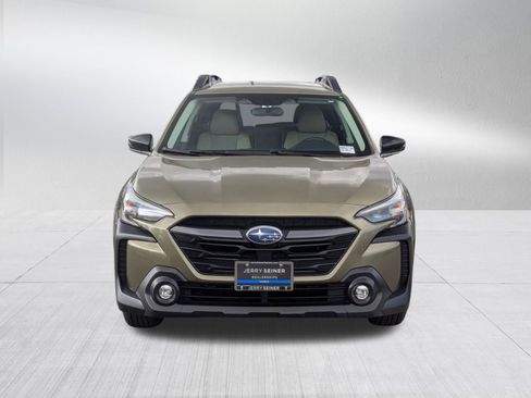 Used 2024 Subaru Outback Premium AWD/4WD image 8