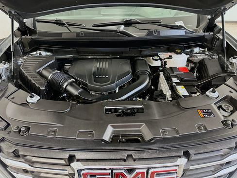 Used 2025 GMC Acadia Elevation image 36