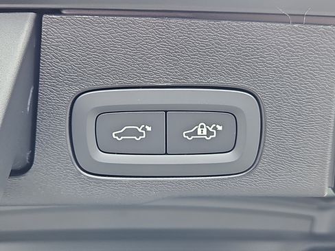 New 2026 Volvo XC60 B5 Ultra w/ Protection Package Premier image 13