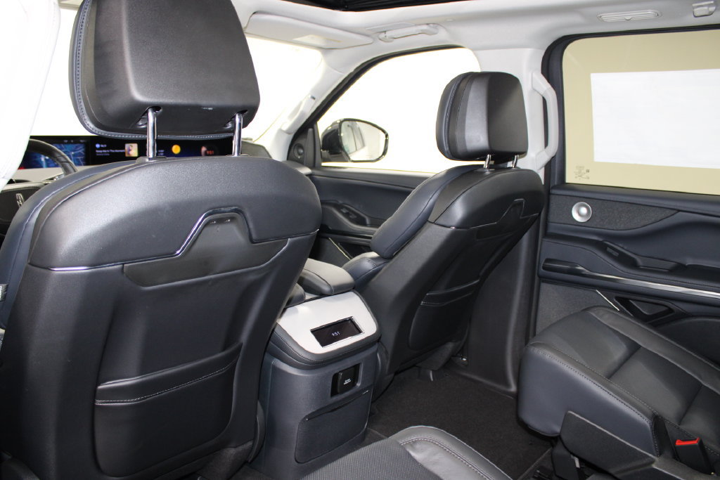 New 2027 Lincoln Navigator Reserve RWD image 28