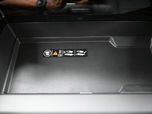 New 2026 Chevrolet Suburban Z71 w/ Z71 Off-Road Package AWD/4WD image 20