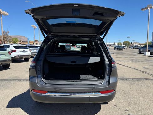 Used 2024 Jeep Grand Cherokee Limited w/ Luxury Tech Group II AWD/4WD image 38
