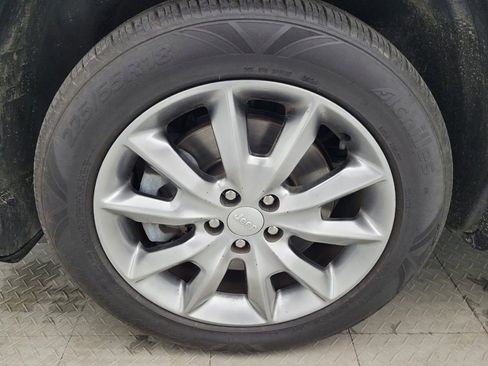 Used 2018 Jeep Cherokee Limited image 31