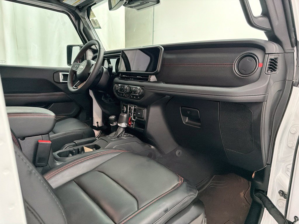 Used 2024 Jeep Wrangler Unlimited Rubicon AWD/4WD image 30