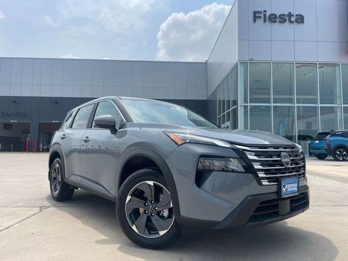 Certified 2026 Nissan Rogue SV FWD image 1