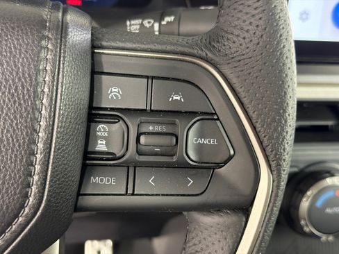 Used 2025 Toyota Tacoma TRD Sport image 25