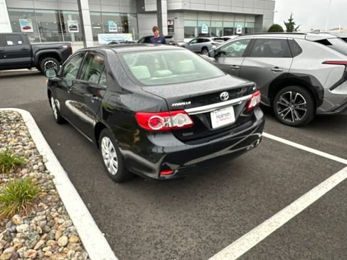 Used 2013 Toyota Corolla LE FWD image 4