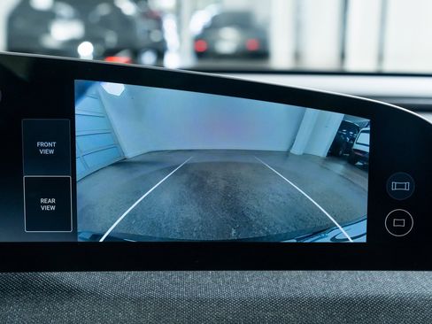 Used 2025 Lucid Air Touring image 13