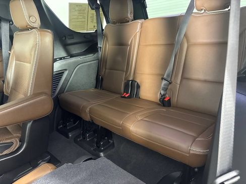 Used 2021 Chevrolet Tahoe High Country w/ Premium Package AWD/4WD image 21