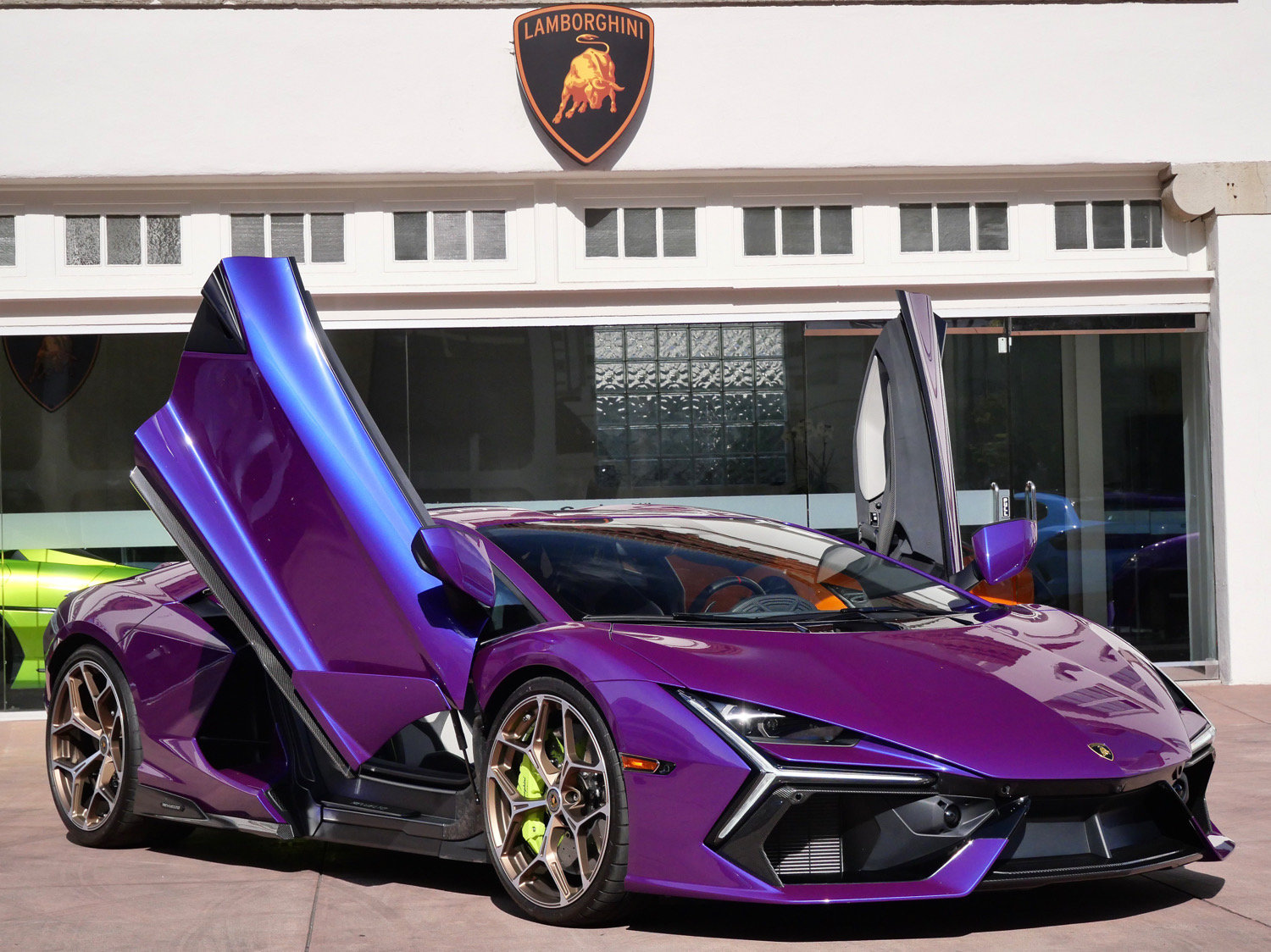 Used 2025 Lamborghini Revuelto AWD/4WD image 17