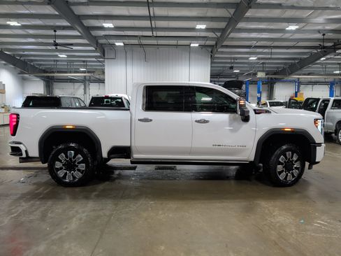 Used 2024 GMC Sierra 2500 Denali w/ Denali Reserve Package image 3
