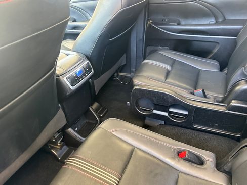 Used 2019 Toyota Highlander SE AWD/4WD image 27
