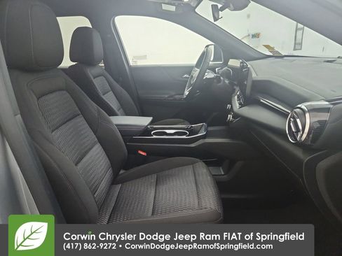 Used 2025 Chevrolet Equinox LT image 33