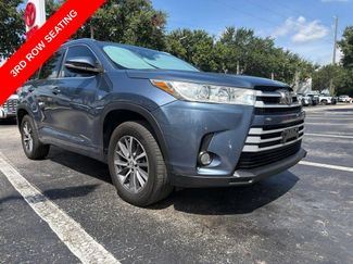 Used 2017 Toyota Highlander XLE FWD video 1