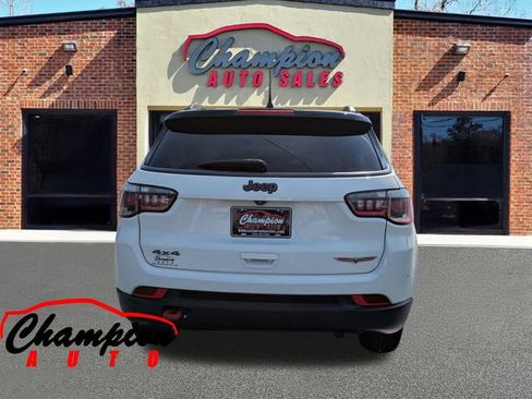 Used 2020 Jeep Compass Trailhawk AWD/4WD image 5