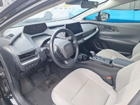 Used 2024 Toyota Prius LE FWD image 9