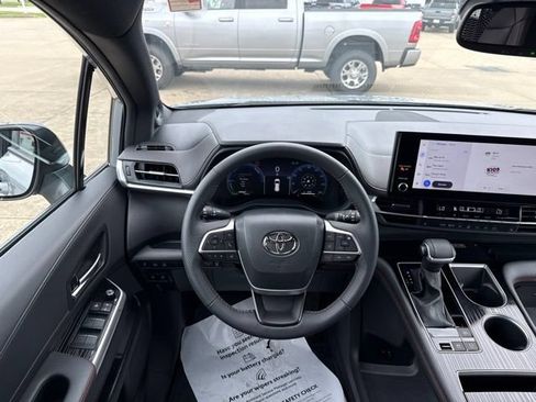 Certified 2025 Toyota Sienna XSE w/ XSE Plus Package FWD image 15