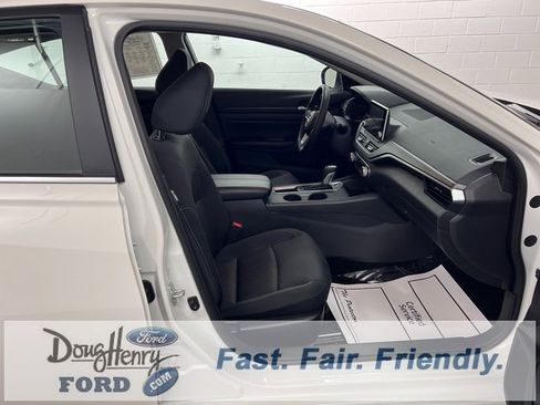 Used 2025 Nissan Altima 2.5 SV image 37