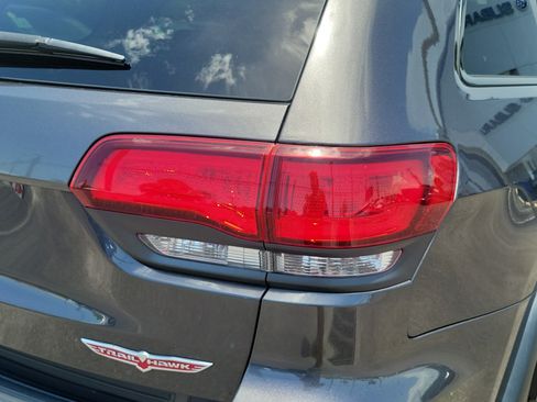 Used 2020 Jeep Grand Cherokee Trailhawk w/ Premium Lighting Group AWD/4WD image 11