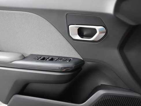 Used 2025 Kia K4 EX image 24