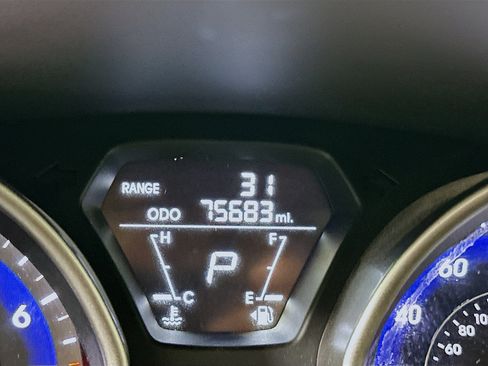 Used 2013 Hyundai Elantra GLS w/ Preferred Pkg image 19