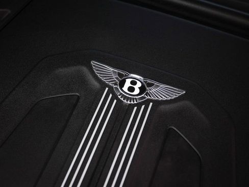 Used 2019 Bentley Bentayga AWD/4WD image 20