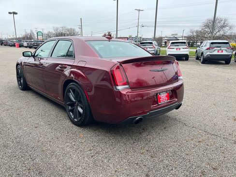Used 2023 Chrysler 300 C image 3