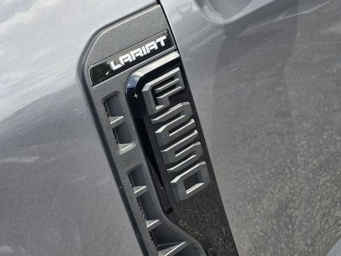 Used 2025 Ford F250 Lariat w/ Lariat Ultimate Package image 9