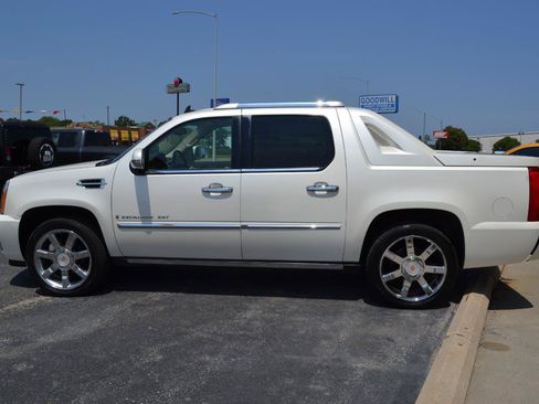 Used 2008 Cadillac Escalade EXT AWD/4WD image 4