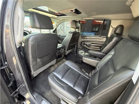 Used 2017 Chevrolet Suburban LT image 21