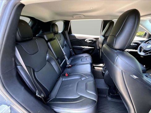 Certified 2021 Jeep Cherokee Latitude Lux w/ Mopar Interior Package AWD/4WD image 23