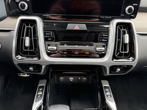 Used 2023 Kia Sorento SX Prestige image 22
