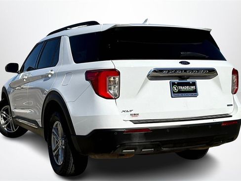 Used 2020 Ford Explorer XLT image 4